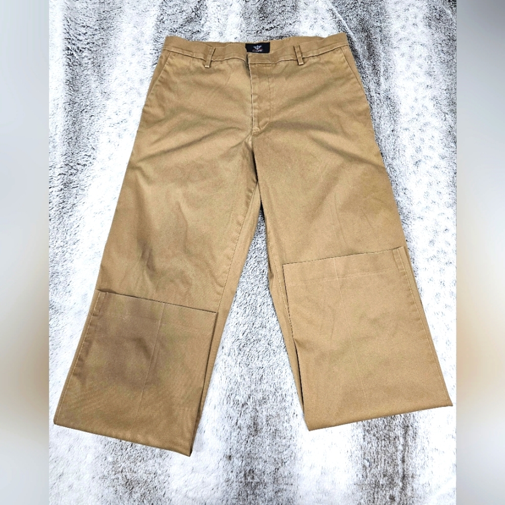Dockers Straight Fit khakis Size 32×32